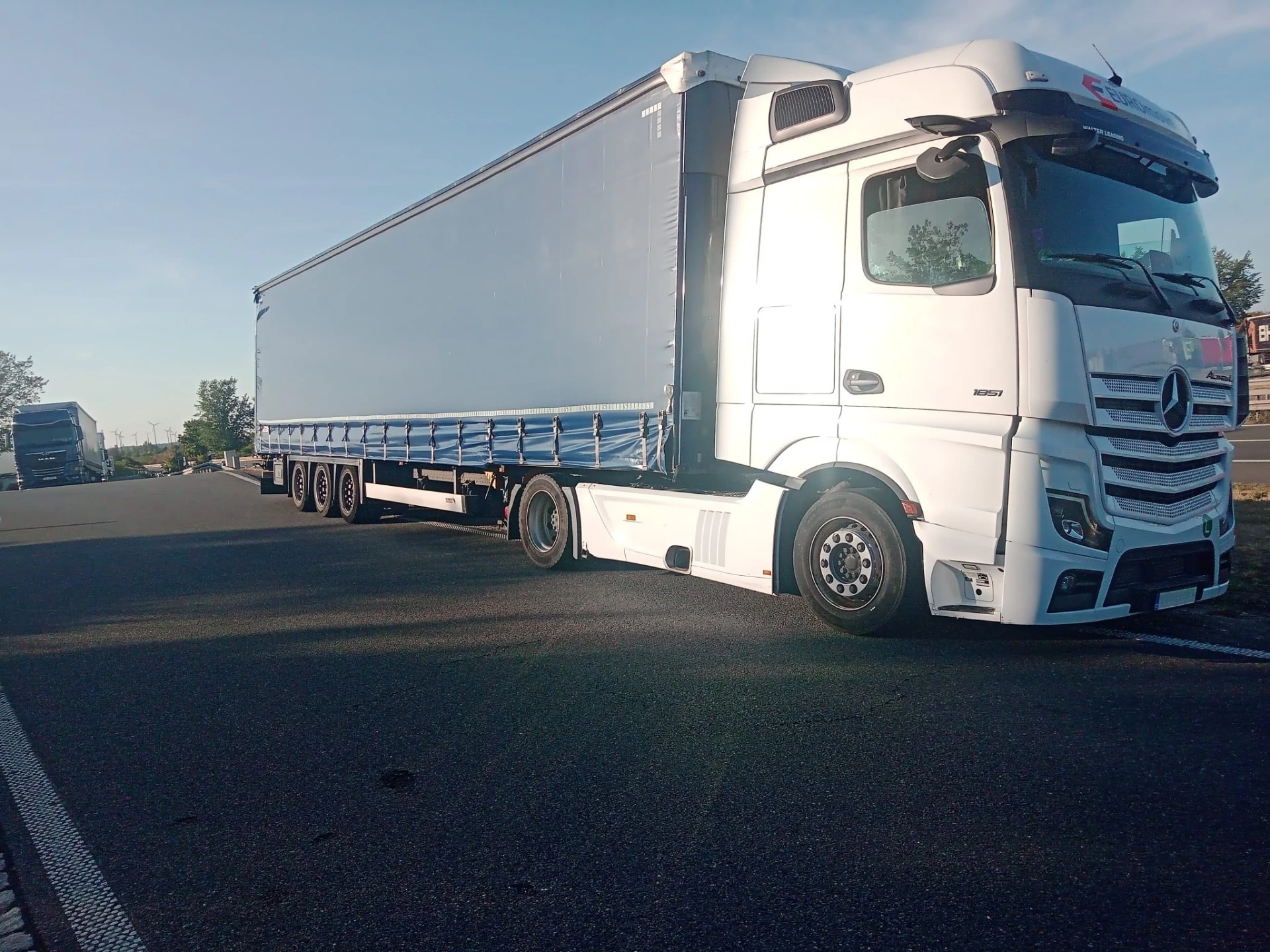 EUROmove Mercedes-Benz MEGA souprava